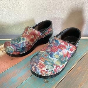 Dansko women’s professional clogs size 36